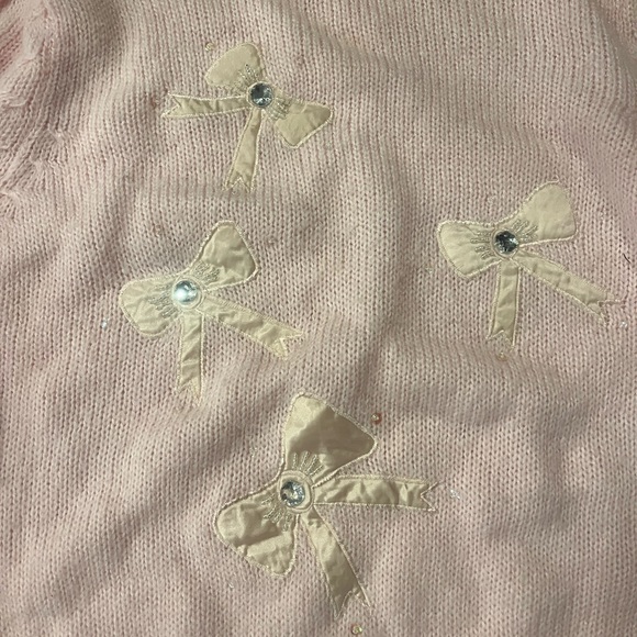 Vintage baby pink sweater with satin white bows - Picture 2 of 4